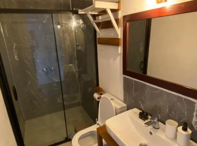 Elma Bungalow Hotel *